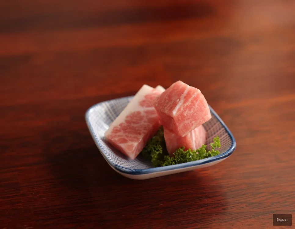Bangyi-dong Gold Tuna bluefin tuna belly, premium sashimi cut