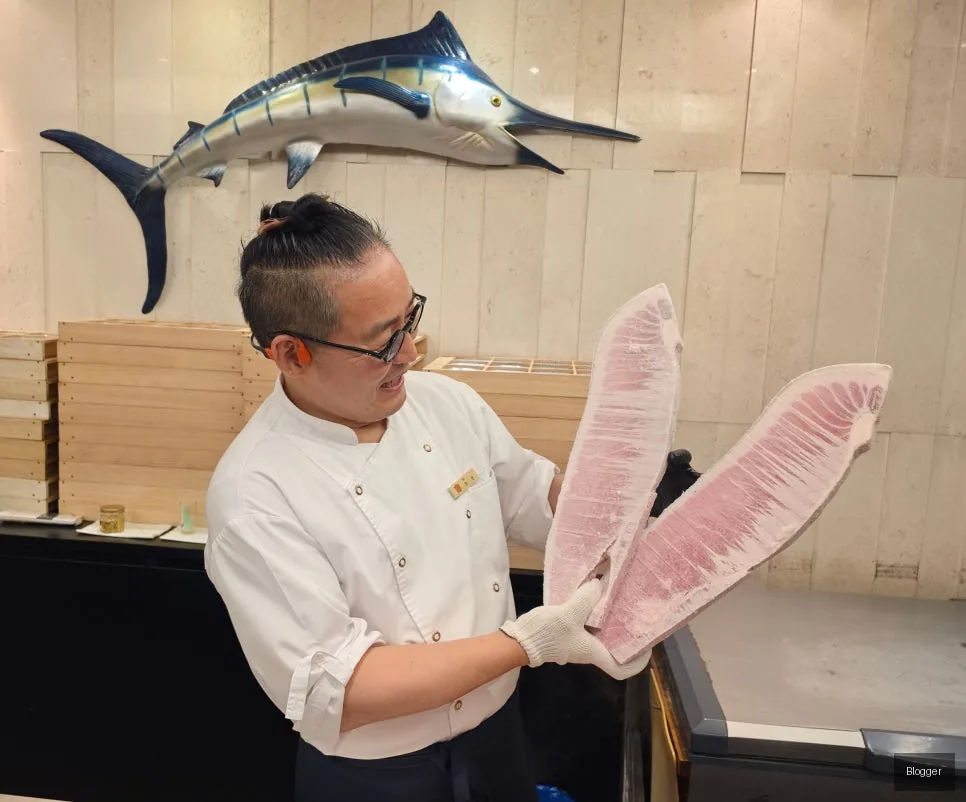 Bangyi-dong Gold Tuna bluefin tuna #1 belly, top-grade sashimi