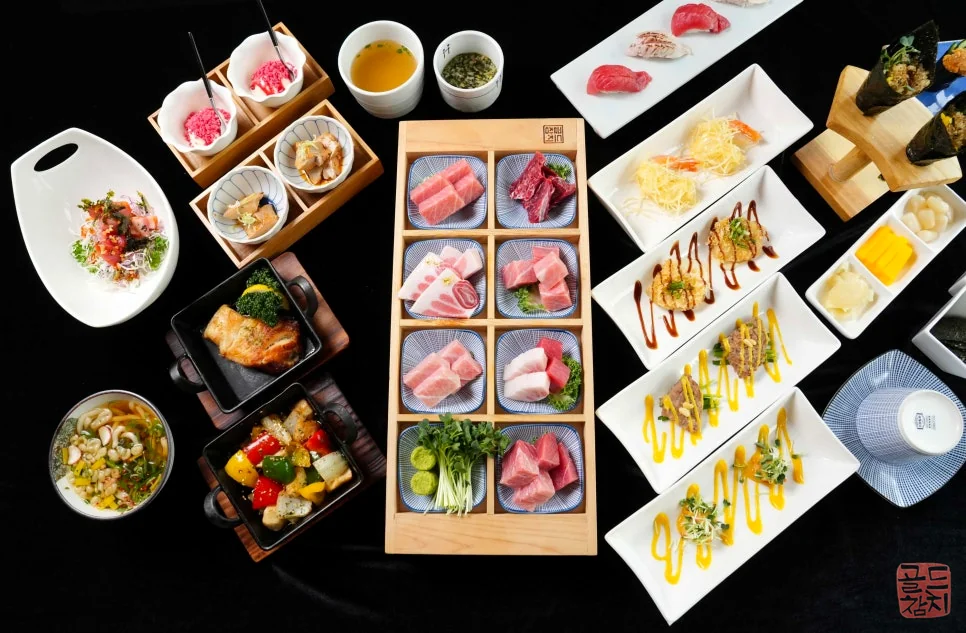 Goldtuna Bangi-dong 2-person table setting omakase tuna sashimi composition