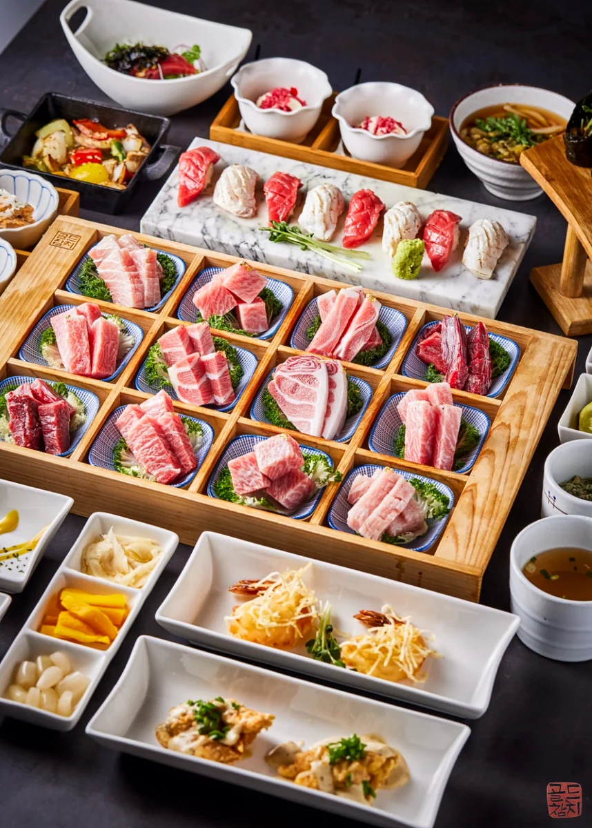 Gold Tuna exclusive tray, tuna sashimi, sushi, multi-course meal plating