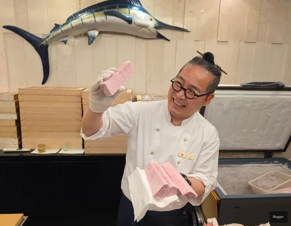 Gold Tuna bluefin tuna akami (lean red meat) cut, preparation