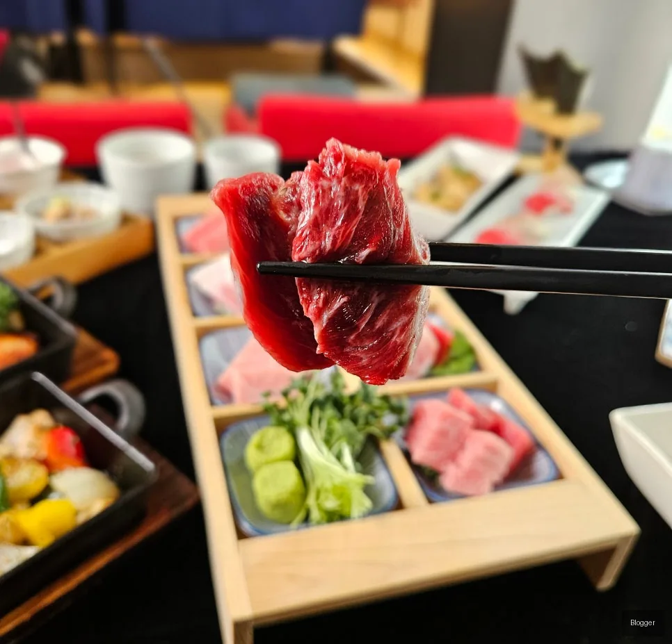 Gold Tuna bluefin tuna wing meat, premium sashimi texture, benchmarking food quality