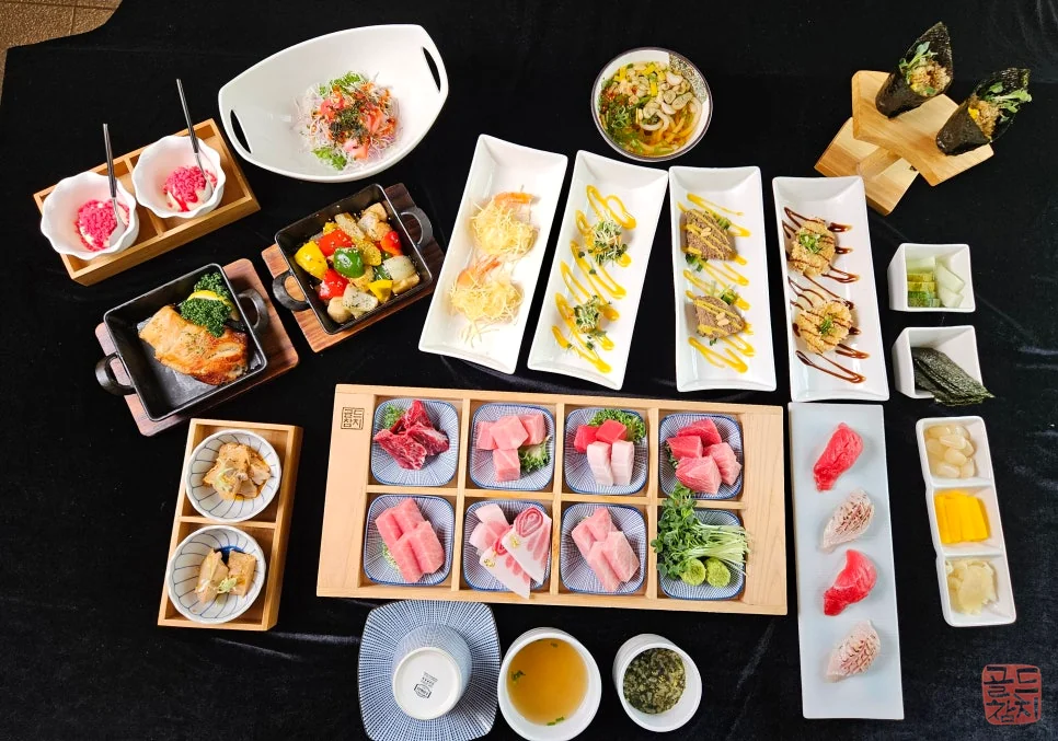 Goldtuna Bangi branch 2-person 15-course omakase tuna sashimi full table setting