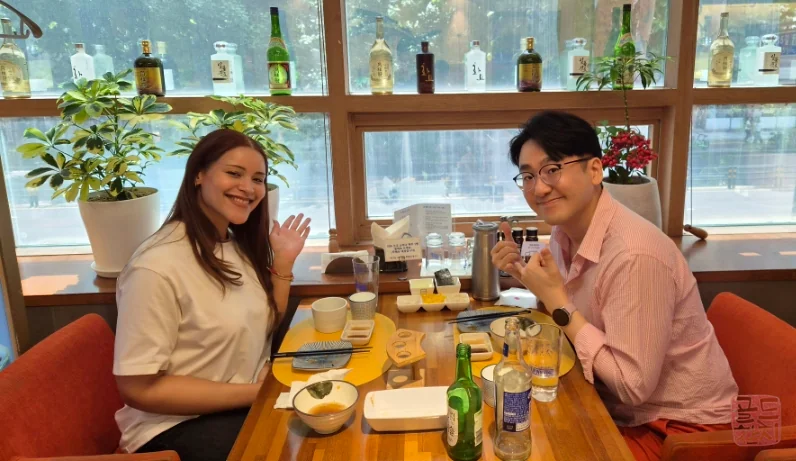 골드참치 매장 분위기 창가 테이블 고객 방문 후기