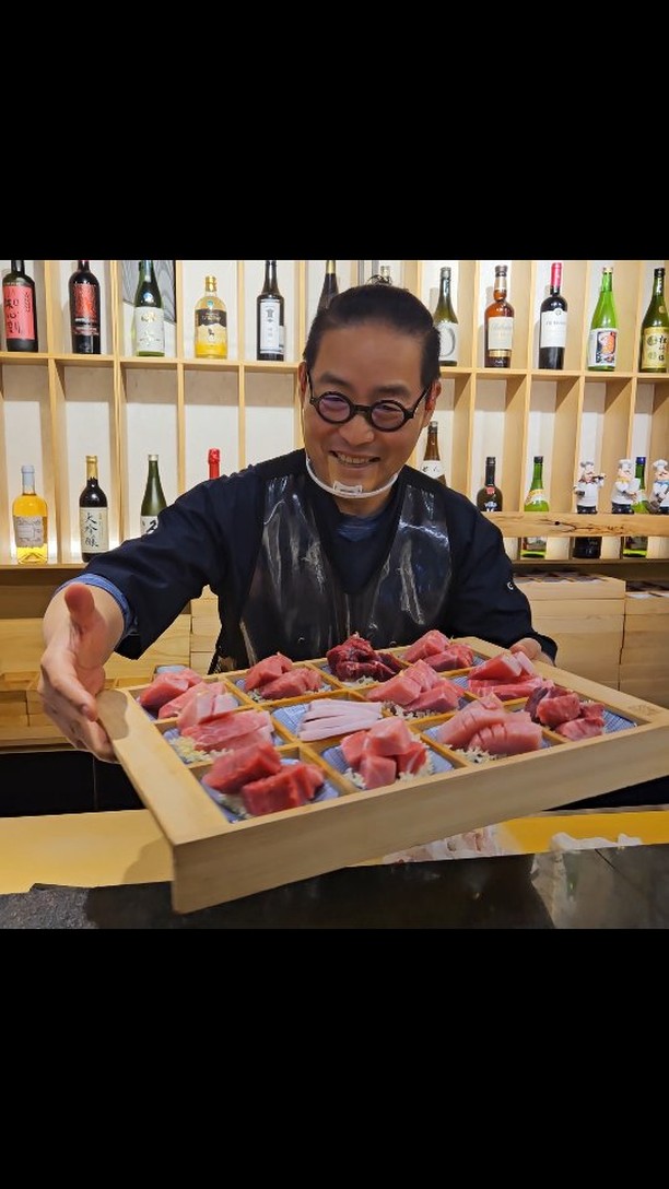 한 점의 예술" 빛나는 선홍빛 참치, 그 자체로 작품이죠.