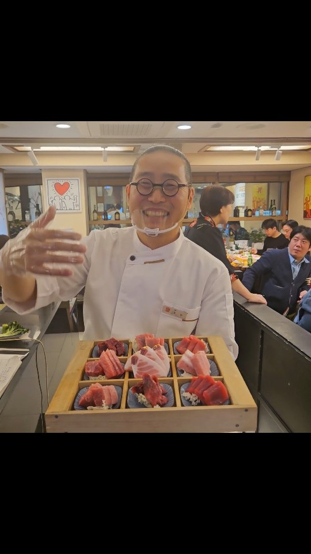 오마카세스페셜 3인. 고객님에게 내어드리기 직전의 리얼영상이네요. 이처럼,