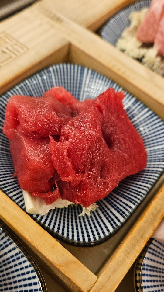 오마카세스페셜 12인.  고객님에게 내어드리기 직전에 촬영해봅니다.