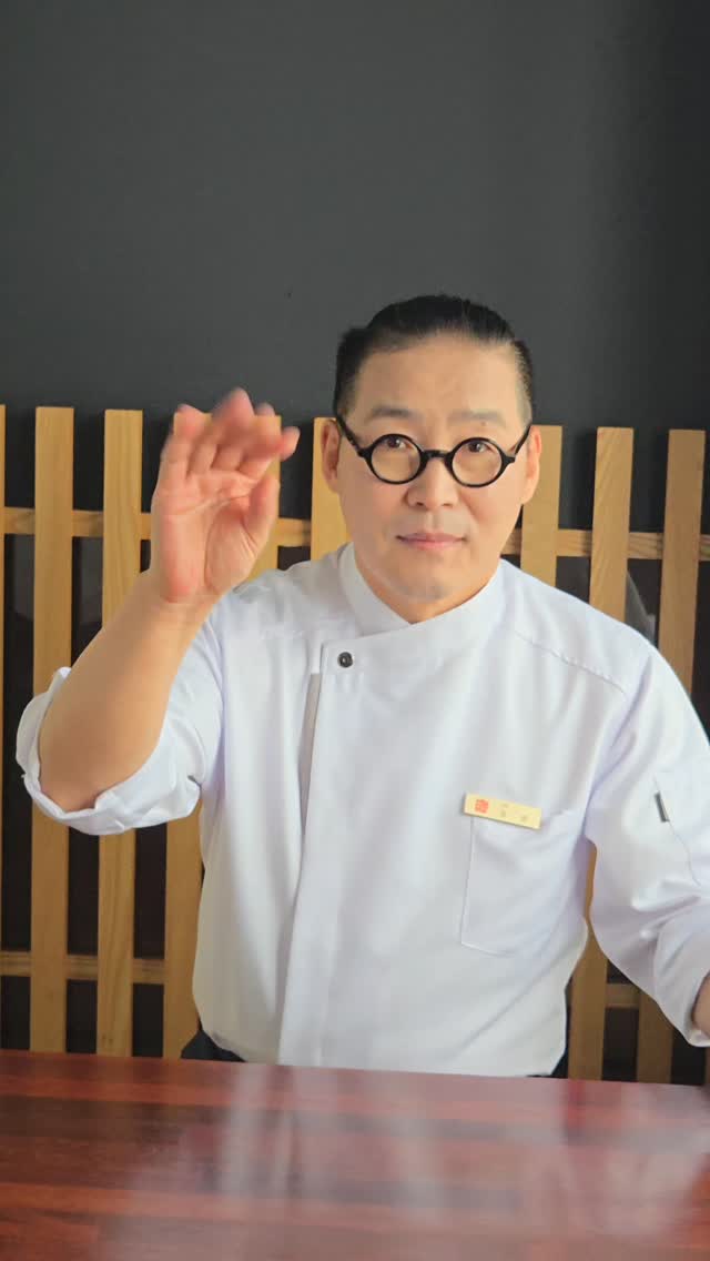 오늘 프로필 사진 촬영으로 호들갑을 떨었답니다. 계획한 책, 마음자본을 출간하는데 사진이 필요해서지요.