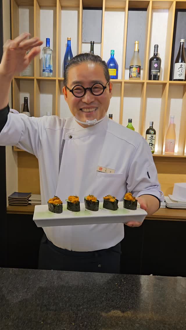 어떻게하면 더 전하고, 더 감동시킬까를 고민해요.  아마도 머릿속을 분해해 보면 하루에 15시간은 할겁니다.