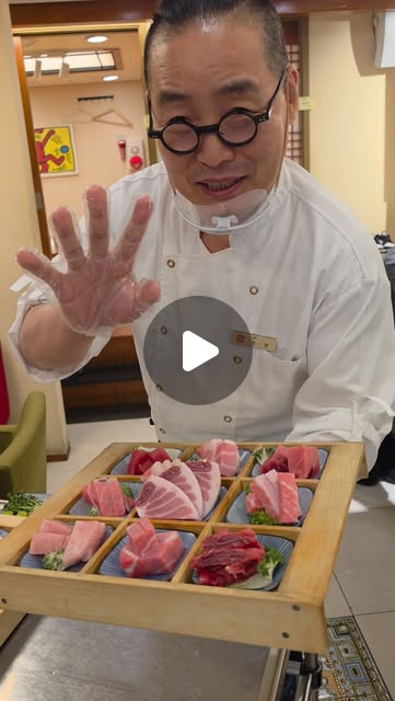 골드참치 대표 참치아저씨입니다. 음식을 내어놓을 때에는 마치 심사를 받는 기분이랍니다.